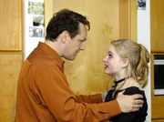 MDR Fernsehen IN ALLER FREUNDSCHAFT FOLGE 274, "&Uuml;berfordert", am Mittwoch (03.04.13) um 11:40 Uhr. Henning Breitner (Max Gertsch) &uuml;bersieht, dass er seiner Tochter Juliane Breitner (Maria Petz) zu wenig Beachtung schenkt.