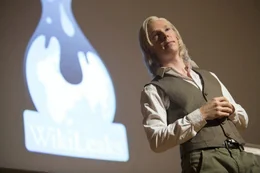 Julian Assange (Benedict Cumberbatch)