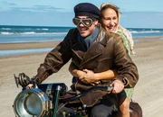 Morten Enevoldsen (Morten Hemmingsen, l.) und Fie Kjaer (Rosalinde Mynster, r.).