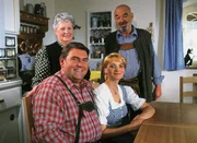 Alfons (Peter Rappenglück, v.l.), Neli (Claudia Zöhrer, v.r.), Martha (Erna Wassmer) und Lonis (Alfons Biber). Alfons (Peter Rappenglück, v.l.), Neli (Claudia Zöhrer, v.r.), Martha (Erna Wassmer) und Lonis (Alfons Biber).