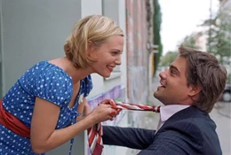 L-R: Johanna (Eva Hassmann) und Nachdem Kai (Rapha&euml;l Vogt)