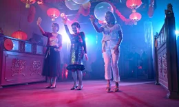 Bei den Freundinnen Maria (Uschi Glas, li.), Kiki (Hannelore Elsner) und Helga (Jutta Speidel) flammt der Jugendtraum von einem gemeinsamen Tanzcaf&eacute; wieder auf.