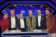 Team "Jubil&auml;um": Laura Karasek, Mike Hanke, Ewald Lienen, Prof. Heino Falcke, Alexander Hold, Leon Windscheid (v. l. n. r.)
