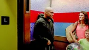 Was hat Jason Duclair (Randy Couture, l.) mit dem aktuellen Fall zu tun? Steve und seine Kollegen versuchen dies herauszufinden, während Danny und seine Freundin Melissa in großer Gefahr sind ... Was hat Jason Duclair (Randy Couture, l.) mit dem aktuellen Fall zu tun? Steve und seine Kollegen versuchen dies herauszufinden, während Danny und seine Freundin Melissa in großer Gefahr sind ...