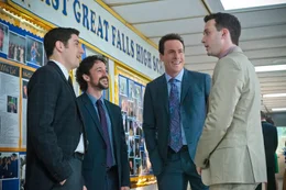 Hatten alle ein mehr oder weniger spannendes Leben in der Fremde, aber zur&uuml;ck in der Heimat ist pl&ouml;tzlich alles so wie fr&uuml;her: Jim (Jason Biggs, l.), Kevin (Thomas Ian Nicholas, 2.v.l.), Oz (Chris Klein, 2.v.r.) und Finch (Eddie Kaye Thomas, r.) ...