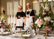 Edith Marie Jensen (Ulla Vejby, l.) und Otilia (Merete Maerkedahl, r.).