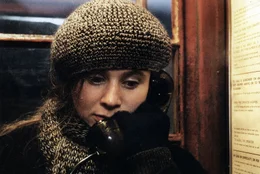 Bess McNeill  (Emily Watson)