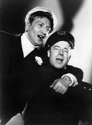 Hans Albers und Heinz R&uuml;hmann geh&ouml;rten auch nach dem Zweiten Weltkrieg noch zu den gro&szlig;en Stars der deutschen Film- und Musikindustrie. Ihre Hits aus der NS-Zeit wie "Jawohl, meine Herrn'n" sind bis heute unvergessen - und dienten damals auch der Propaganda.