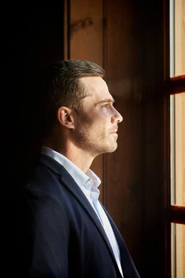 Ben (Luke Macfarlane) trifft auf die Holzhandwerkerin Moriah, die den Leuchtturm in einer franz&ouml;sischen K&uuml;stenstadt restaurieren will. Doch er hat andere Pl&auml;ne...  +++ Die Verwendung des sendungsbezogenen Materials ist nur mit dem Hinweis und Verlinkung auf RTL+ gestattet. +++