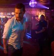 Dr. Matthew Nolan (Richard Armitage)