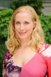 Marion S&uuml;&szlig;mayr (Astrid Posner).