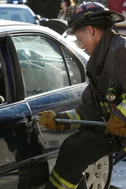 CHICAGO FIRE -- "A Nuisance Call" Episode 204 -- Pictured: Charlie Barnett as Peter Mills
