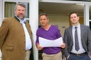 Ein spannender Fall f&uuml;hrt die Kommissare Stadler (Dieter Fischer, l.) und K&ouml;nig (Mark-Alexander Solf, r.) zu einem alten Bekannten: Kommissar Dirk Bergmann (Florian Fitz, m.).
