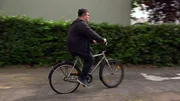 Pascal bekommt ein Fahrrad von Michael, das perfekt in sein Fitnessprogramm passt.