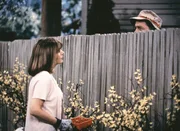 Jill (Patricia Richardson) holt sich Rat bei Nachbar Wilson (Earl Hindman).