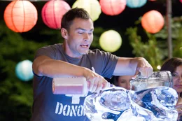 68:7 Bei Stifler (Seann William Scott) hat sich selbst in 13 Jahren nicht viel ver&auml;ndert und es gelingt ihm scheinbar immer noch, seine Freunde in au&szlig;ergew&ouml;hnliche Situationen zu bringen ...