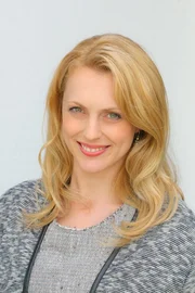 Melanie Vogt (Natalie Alison).