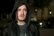 Andy will nicht gefunden werden, weil er Angst hat, dass man ihn f&uuml;r den M&ouml;rder seiner Freunde h&auml;lt. (Andy Gartner (Felix Kreutzer)).  "SOKO Wien -Die Entscheidung: Andy Gartner fl&uuml;chtet.  Fotograf: Petro Domenigg