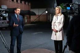Steve Carell (Gary Zimmer), Rose Byrne (Faith Brewster).