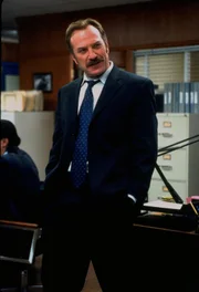 Capt. Leland Stottlemeyer (Ted Levine)