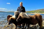Amanda Slater z&uuml;chtet eine Mini-Variante der weltber&uuml;hmten Shetland-Ponys.