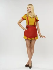 (2. Staffel) - Ist gezwungen die s&uuml;&szlig;en Freuden des Dienstleistungsberufes zu genie&szlig;en: Caroline Channing (Beth Behrs) ...