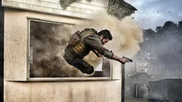 Terroristen liefern sich mit Navy Seals ein Gefecht. (Foto: Scott Adkins)