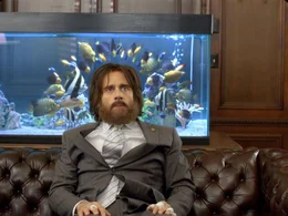 Die Berufung in den Prophetenstand und der Auftrag, eine Arche zu bauen, wirbelt Evans (Steve Carell) Alltag geh&ouml;rig durcheinander - inklusive biblischen Bart- und Haarwuchs f&uuml;r den richtigen Noah-Look.