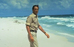 Nach wiederholten Zwischenf&auml;llen an der K&uuml;ste Amitys schl&auml;gt Polizeichef Martin Brody (Roy Scheider) vor, den Strand zu sperren. Die Stadtverwaltung hingegen, m&ouml;chte die bevorstehende Badesaison nicht gef&auml;hrden ...