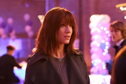 Julie Taylor (Zoe McLellan)