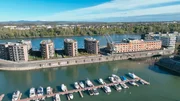 Modernes Wohnen: Der Zollhafen in Mainz mit den sogenannten &bdquo;Schiffs&ldquo;-H&auml;usern.