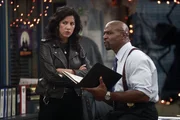 Rosa Diaz (Stephanie Beatriz, l.); Terry Jeffords (Terry Crews, r.)