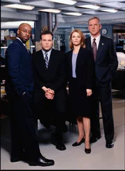 L-R: Ron Carver  (Courtney B. Vance), Detective Robert Goren (Vincent D'Onofrio), Detective Alexandra Eames (Kathryn Erbe), Captain James Deakins (Jamey Sheridan)