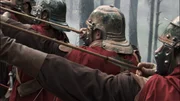 Soldaten halten gebogene Pfeile