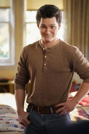 Georgie Cooper (Montana Jordan)