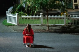 Carol (Melissa McCarthy).