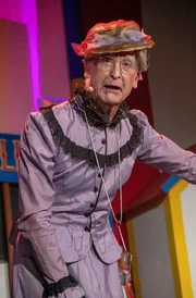 Markus Weber als Fr&auml;ulein Baumann bei der Sendung &bdquo;Fl&ouml;rsheim feiert Fassenacht&ldquo;.