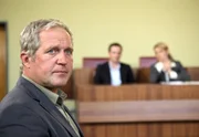 ARD DER WINZERK&divide;NIG III. Staffel, 13 neue Folgen, Folge 35 "Die Kandidatin" am Montag (06.09.10) um 20.15 Uhr im Ersten. Paul steht vor Gericht. Die Erleichterung ist groﬂ, als er von jeglicher Schuld am Tod seiner Mutter freigesprochen wird. Thomas Stickler (Harald Krassnitzer) bei seiner Aussage vor Gericht. &copy; ARD/ORF/Petro Domenigg - Verwendung gem&permil;ﬂ der AGB im engen inhaltlichen, redaktionellen Zusammenhang mit genannter ARD/ORF-Sendung im Ersten bei Nennung: "Bild: ARD/ORF/Petro Domenigg " (S1). ARD Programmdirektion/Bildredaktion, Tel. 089/5900 4302, Fax 089/550 1259, E-Mail: bildredaktion@DasErste.de.