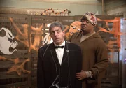 Jimmy DiMeo (John Ross Bowie, l.); Kenneth (Cedric Yarbrough, r.)