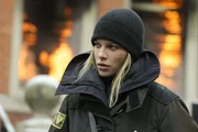 Erschöpft: Lauren German als Leslie Shay Erschöpft: Lauren German als Leslie Shay