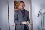 Noch steht Sherlock Holmes (Jonny Lee Miller) vor einem R&auml;tsel ...