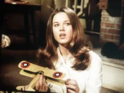 Bobby Storm (Lee Purcell) ist eine waghalsige Luftakrobatin, die John-Boy im Auftrag seiner Zeitung interviewen soll.