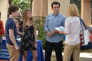 L-R: Luke Dunphy (Nolan Gould), Haley Dunphy (Sarah Hyland), Phil Dunphy (Ty Burrell), Claire Dunphy (Julie Bowen)