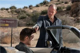 L - R: Colin Farrell als Marty, Woody Harrelson als Charlie