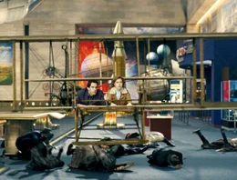 Larry Daley (Ben Stiller, l.); Amelia Earhart (Amy Adams, r.)