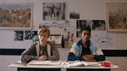 Kees (Ole Kroes, li.) und Jeroen (Genesis Akesson, re.) beim Geschichtsunterricht.
