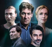 v.li.: Laura DeCanin (Antonia Moretti), Adrin Erlacher (Harald Windisch), Matteo DeCanin (Tobias Moretti), Nino Sorrentino (Fabrizio Romagnoli), Stefania DeCanin (Ursina Lardi)