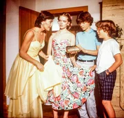 Thekla Carola Wied (Angi), Julia Biedermann (Tanja), Timmo Niesner (Markus), Tarek Helmy (Tom).