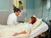 MDR Fernsehen IN ALLER FREUNDSCHAFT FOLGE 26, "Angst", am Mittwoch (15.02.12) um 12:30 Uhr. Oberarzt Dr. Roland Heilmann (Thomas R&uuml;hmann) besucht seine Frau Pia (Hendrikje Fitz) nach ihrer Brustoperation. Dank der guten Leistungen seiner Kollegen konnte Pias Brust erhalten werden.