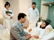 MDR Fernsehen IN ALLER FREUNDSCHAFT FOLGE 25, "Pr&uuml;fungs&auml;ngste", am Dienstag (14.02.12) um 12:30 Uhr. Gyn&auml;kologe Dr. Thomas Straub (Gunter Schoss) und Maia Dietz (Ina Rudolph) m&uuml;ssen Annika Wendler (Katja Frenzel-R&ouml;hl) und ihrem Mann Peter (Thomas Gohlke) eine traurige Mitteilung machen: Bei der schweren und zu fr&uuml;hen Geburt der Zwillinge hat nur ihr Sohn Max &uuml;berlebt.